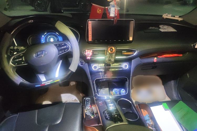 Used Hyundai Santa Fe 2020 380 TGDi Automatic Two-Wheel Drive GLS Luxury Edition Center Console