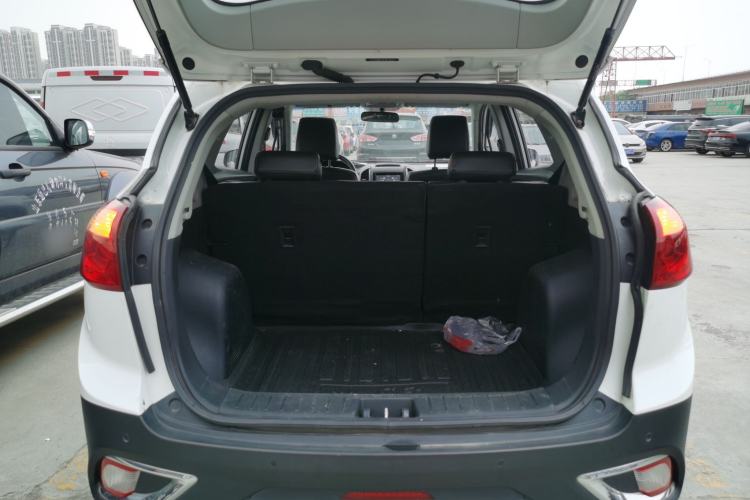 Used JAC Group Refine S3 2014 1.5L Manual Luxury Smart Model Trunk