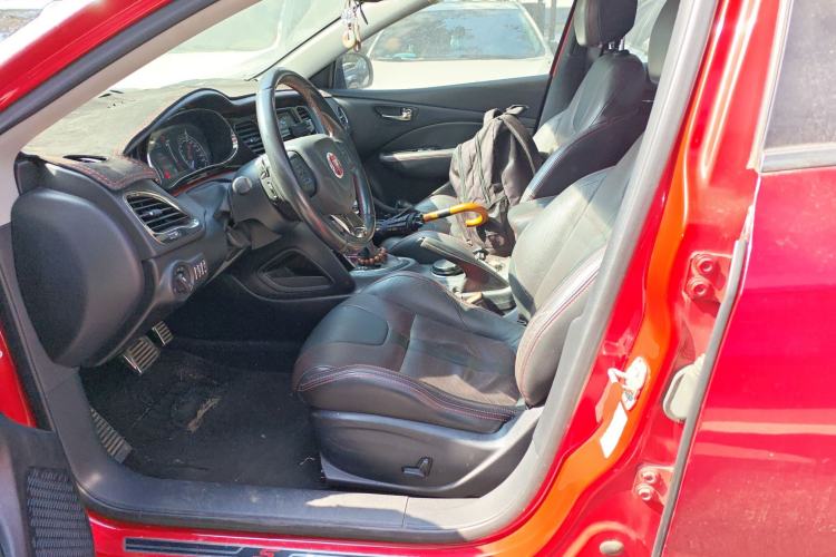 Used Fiat Viaggio 2015 1.4T Automatic Enjoyment Edition Left Front Seat