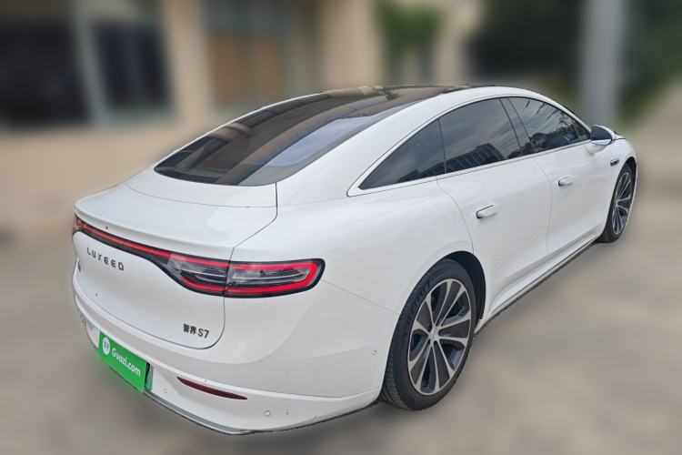 Used Hima Luxeed S7 2025 855 km Max
