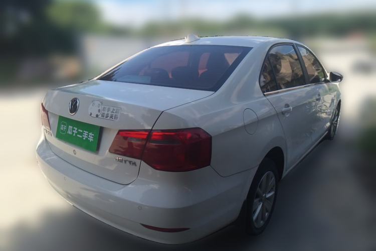Used Volkswagen Jetta 2015 1.6L Manual Comfort Model
