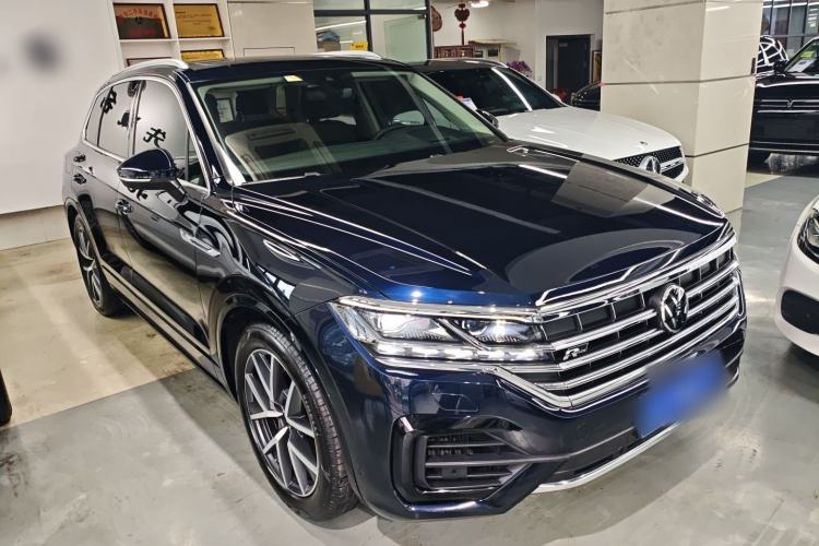 Used Volkswagen Touareg 2021 3.0 TSI Prestige Edition Classic Sport Package Front Right 45 Deg