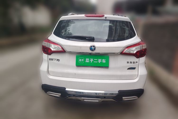 Used Venucia T70 2015 2.0L CVT Smart Edition
