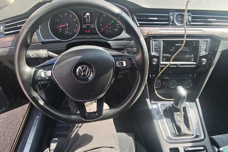 Used Volkswagen Magotan 2017 330TSI DSG Luxury Model
