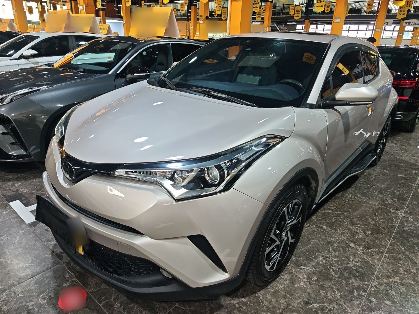 Под передней частью автомобиля