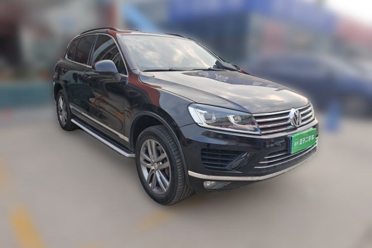 Used Volkswagen Touareg 2017 3.0 TSI Touareg Edition Front Right 45 Deg
