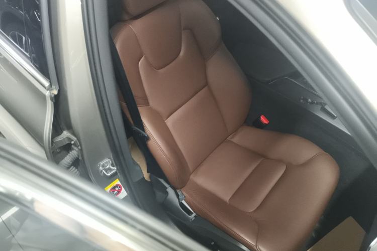 Used Volvo S60 2021 T4 Zhiyi Luxury Edition
