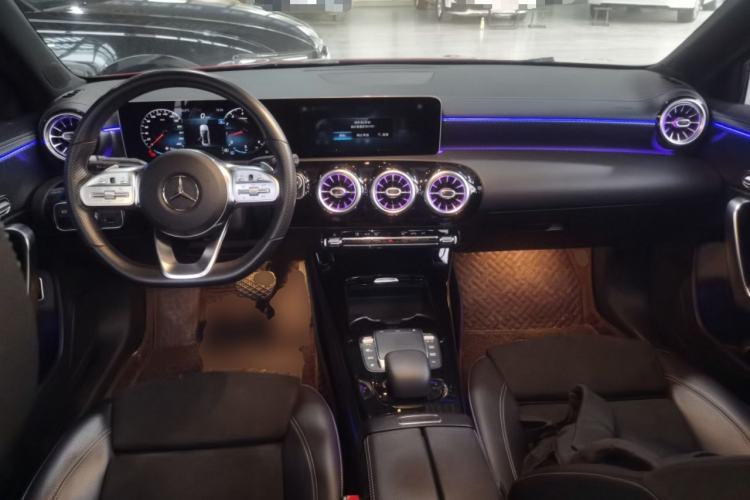 Used Mercedes-Benz A-Class 2020 Restyled A 200 L Sport Sedan Fashion Version Center Console