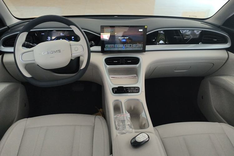 Used Geely Galaxy Geome 2026 Model 310km Youth Edition Center Console