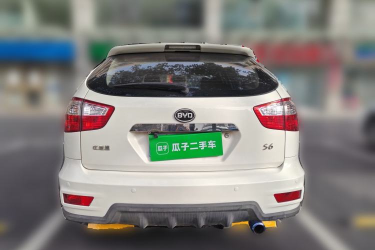 Used BYD S6 2014 2.0L Manual Luxury 5-Seater