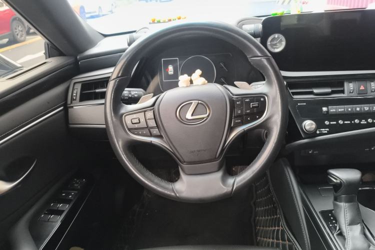 Used Lexus ES 2023 200 Excellence Edition
