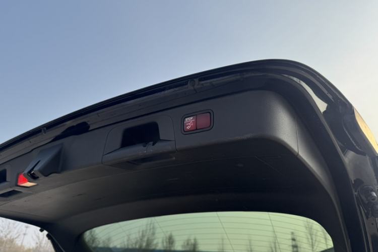 Used Mercedes-Benz GLC 2022 Refreshed GLC 300 L 4MATIC Dynamic Edition Prestige Version Interior 8