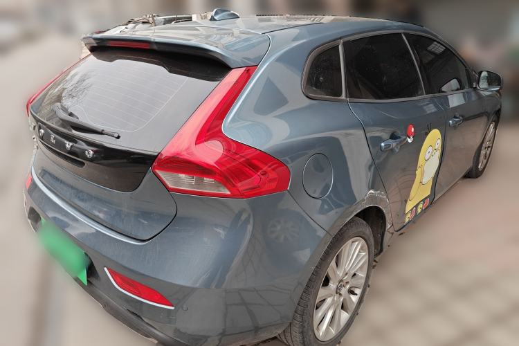 Used Volvo V40 2013 2.0T Zhiyi Edition Rear Right 45 Deg