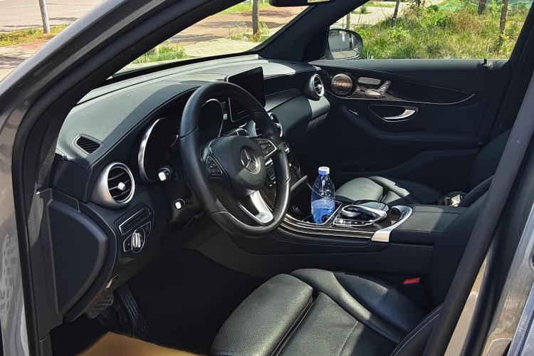 Used Mercedes-Benz GLC 2019 GLC 260 L 4MATIC Dynamic Model
