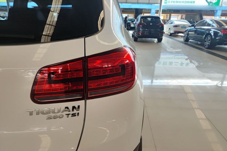 Used Volkswagen Tiguan L 2016 280TSI Automatic Two-Wheel-Drive Silk Road Style Edition
