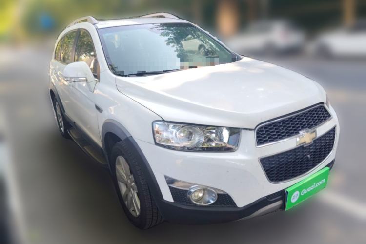 Used Chevrolet Captiva 2014 2.4L 4x4 Flagship Edition 7 Seats Front Right 45 Deg