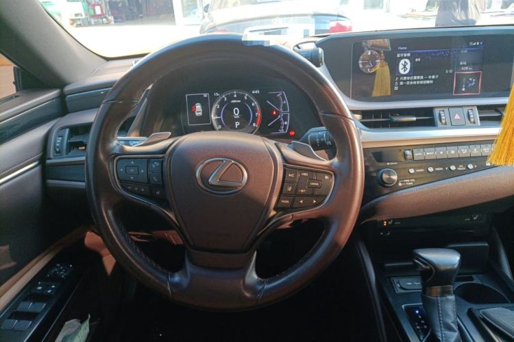 Used Lexus ES 2020 200 Excellence Edition
