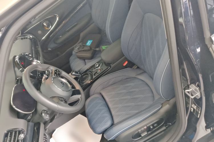 Used MINI Clubman 2023 Refresh 1.5T COOPER Connoisseur
