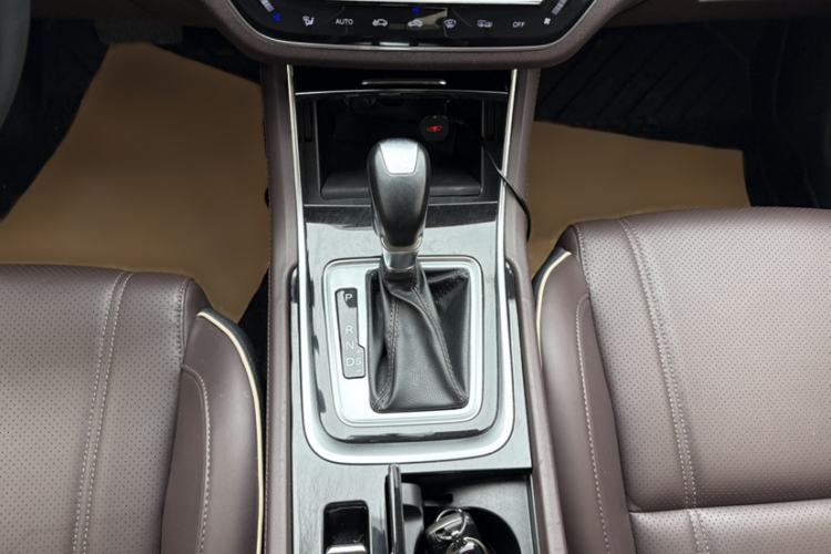 Used Changan Raeton CC 2018 1.5T Automatic Haoya Model Guangmang Edition China V Standard