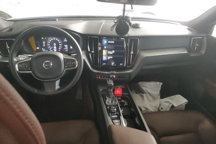Used Volvo XC60 2021 T5 4x4 Smart Luxury Edition