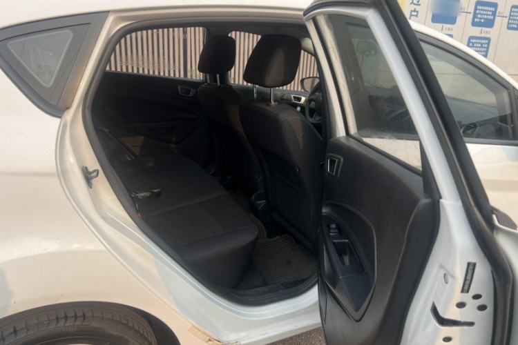 Used Ford Fiesta 2013 Hatchback 1.5L Automatic Fashion Edition Interior 3