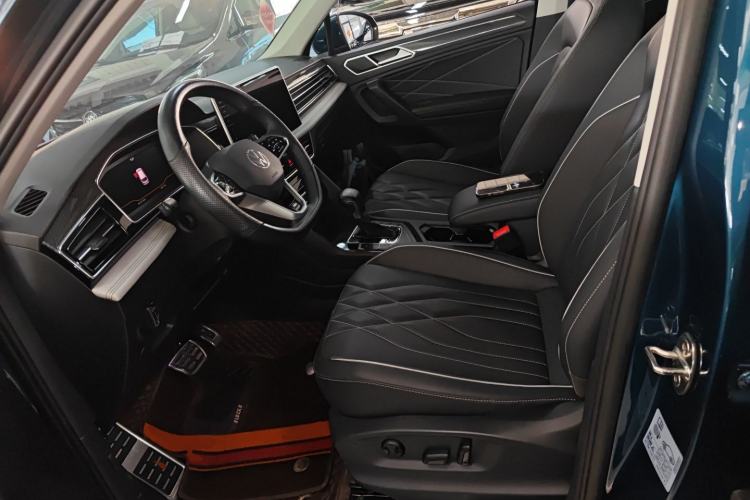 Used Volkswagen Tiguan L 2022 330TSI Automatic Two-Wheel Drive R-Line Enhanced Edition Left Front Seat