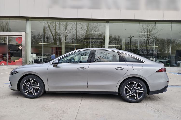 Used Roewe D7 2023 DMH 125km Flagship Edition