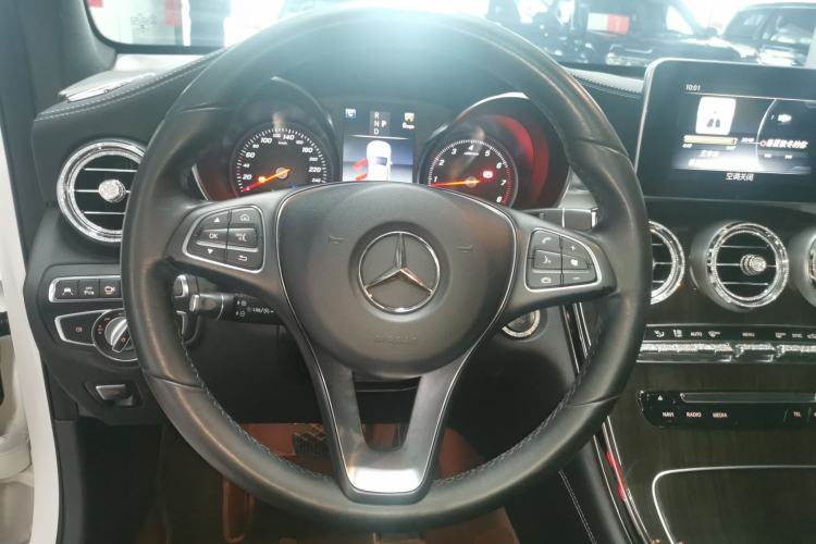 Used Mercedes-Benz GLC 2019 GLC 260 4MATIC Luxury Model
