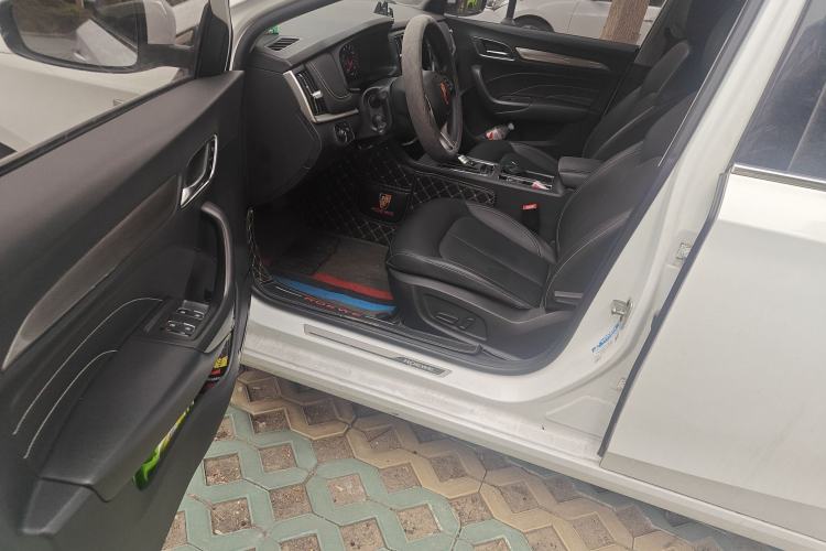 Used Roewe i6 2019 PLUS 1.6L CVT 4G Connected Flagship Deluxe Edition