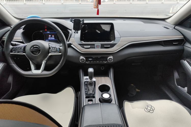 Used Nissan Teana 2020 Revised Version 2.0L XL Upper Smart Drive Edition Center Console