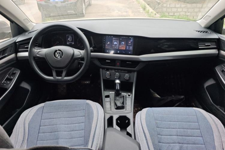 Used Volkswagen Bora 2020 1.5L Automatic Fashion Edition Center Console