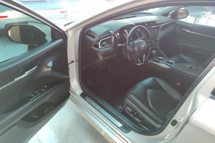 Used Toyota Camry 2018 2.5G Luxury Edition Driver Seat