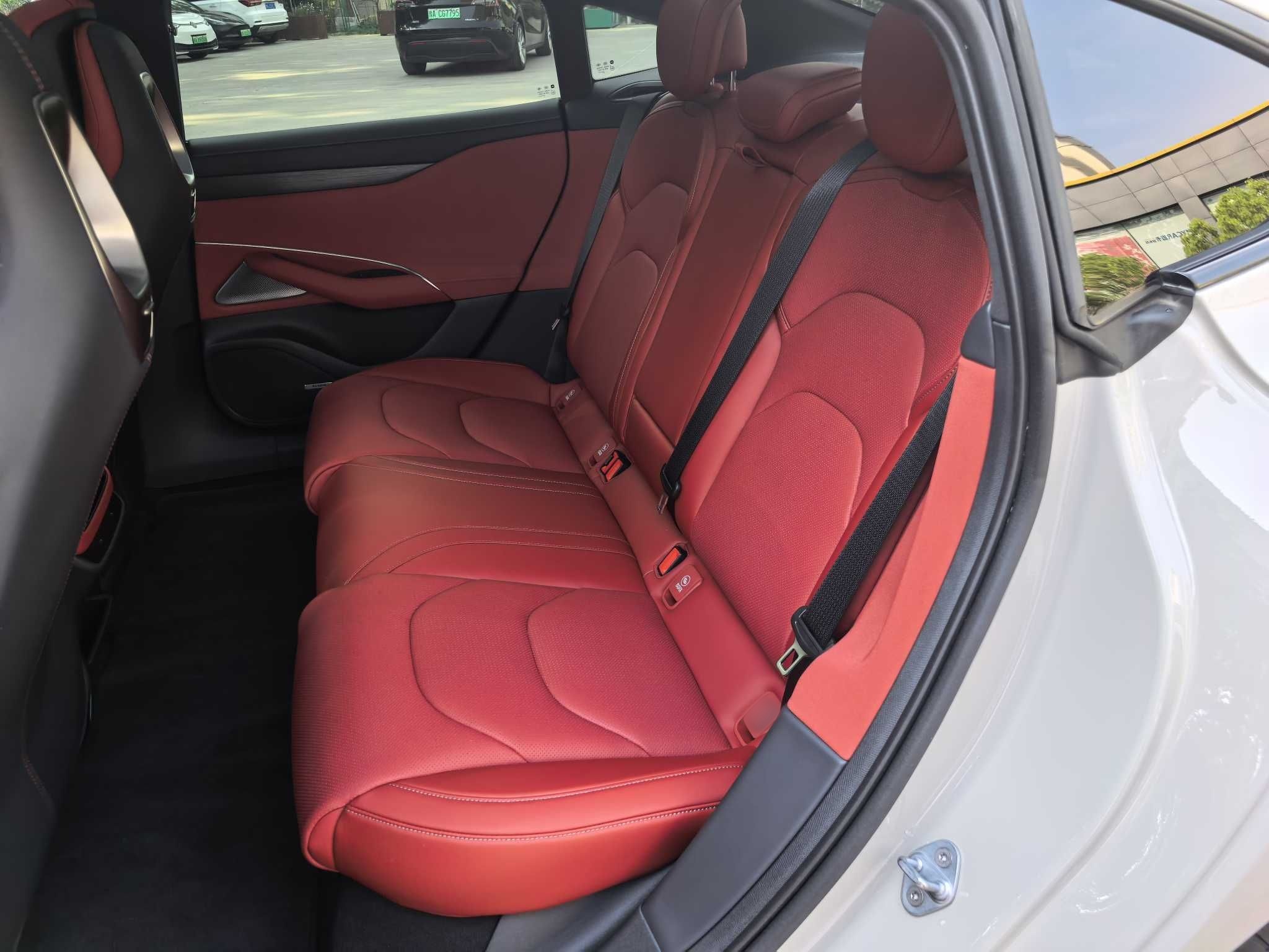Xiaomi Auto SU7 2024 Four-Wheel Drive Ultra-Long Range Advanced Intelligent Driving Max Edition — снимка 17