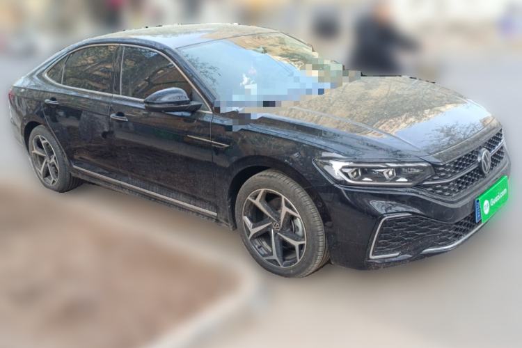 Used Volkswagen Passat 2023 Revised 380TSI Luxury Edition Front Right 45 Deg