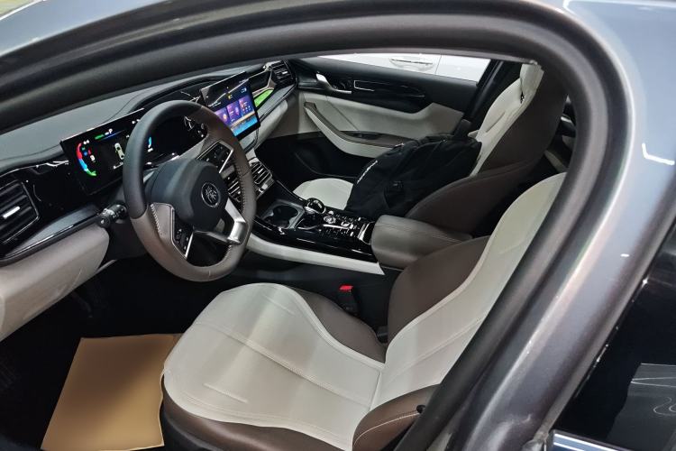 Used BYD Qin PLUS 2024 HONOR Edition DM-i 55KM Leading Model Left Front Seat