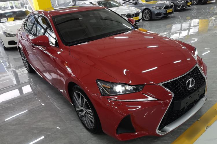 Used Lexus IS 2017 300 Leading Edition Front Right 45 Deg