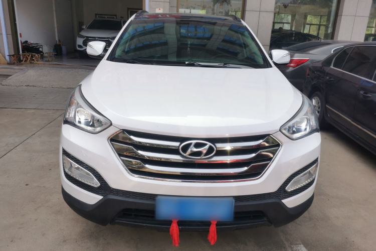 Used Hyundai Santa Fe 2013 2.4L Automatic Two-Wheel Drive Smart Version Front