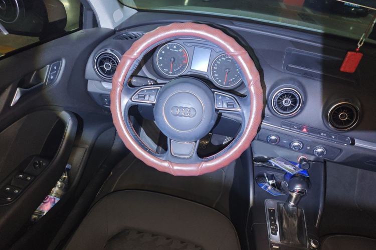 Used Audi A3 2016 Limousine 35 TFSI Prestige Edition Steering Wheel