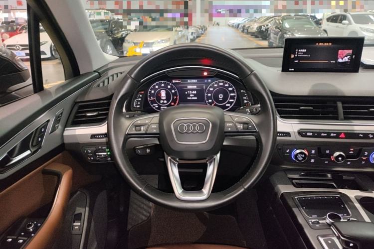 Used Audi Q7 2018 40 TFSI Comfort Model
