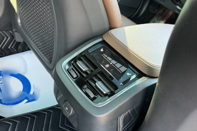 Used Volvo V90 2022 Cross Country B5 AWD Smart Range Edition