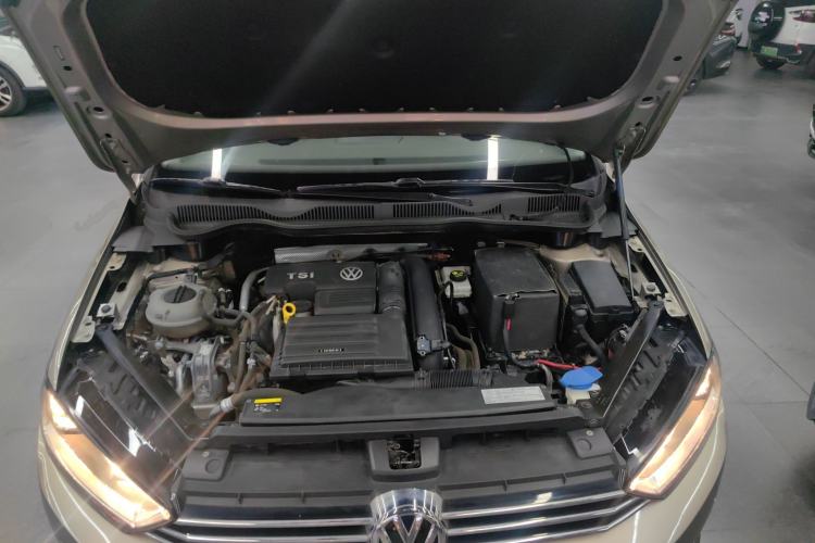 Used Volkswagen Golf Sportsvan 2016 230TSI Automatic Trend Edition Engine Bay