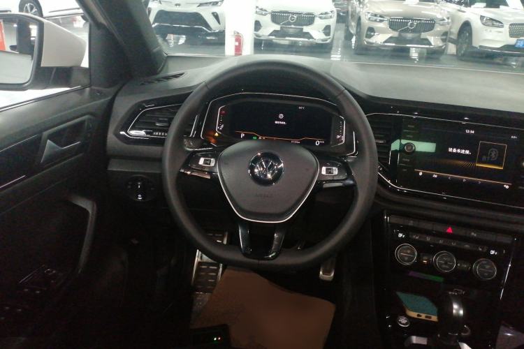 Used Volkswagen T-ROC 2018 280TSI DSG Two-Wheel-Drive Luxury Version China V Emission Standard