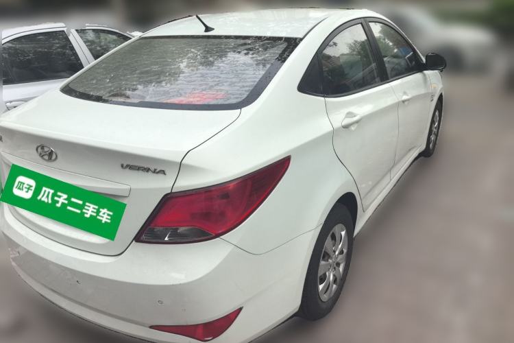 Used Hyundai Verna (older generation) 2014 1.4L Manual Smart GLS Trim Rear Right 45 Deg