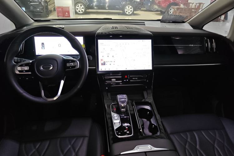 Used GAC Trumpchi M8 2024 Master Series 400T Prestige Edition Center Console