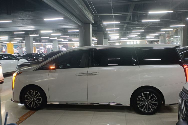 Used GAC Trumpchi M8 2024 Master Series 400T Prestige Edition
