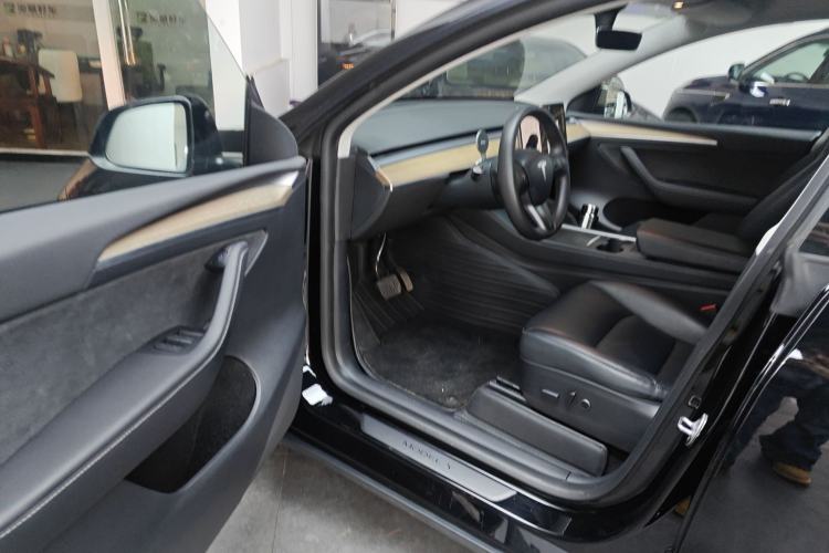 Used Tesla Model Y 2021 Standard Range Rear-Wheel Drive Version
