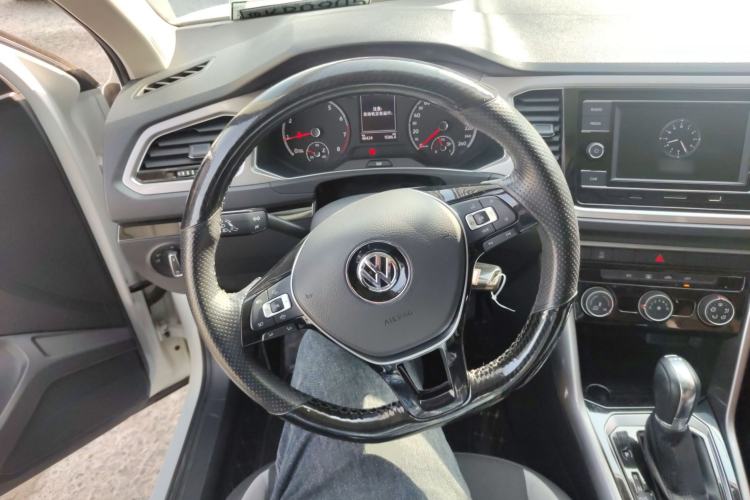 Used Volkswagen T-ROC 2019 230TSI DSG Two-Wheel-Drive Advanced Version China VI Standard
