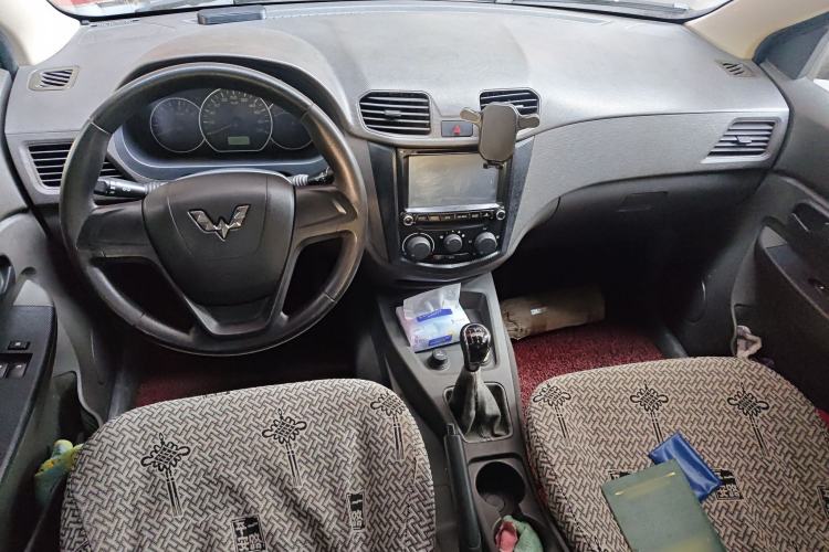 Used Wuling Hongguang 2015 1.5L S Base Model China IV
