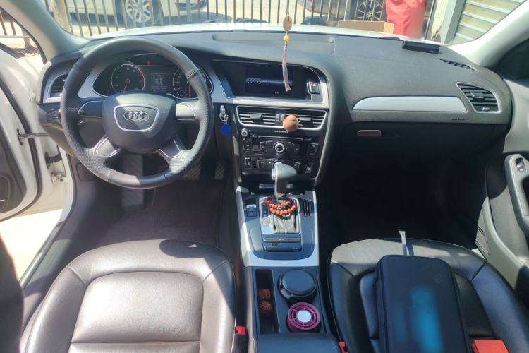 Used Audi A4L 2016 30 TFSI Automatic Comfort Model Center Console