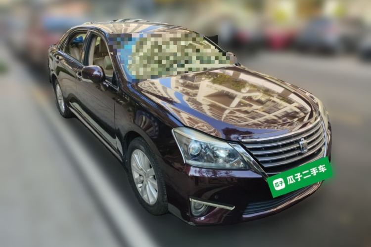 Used Toyota Crown 2012 2.5L Royal Navigation Edition Front Right 45 Deg